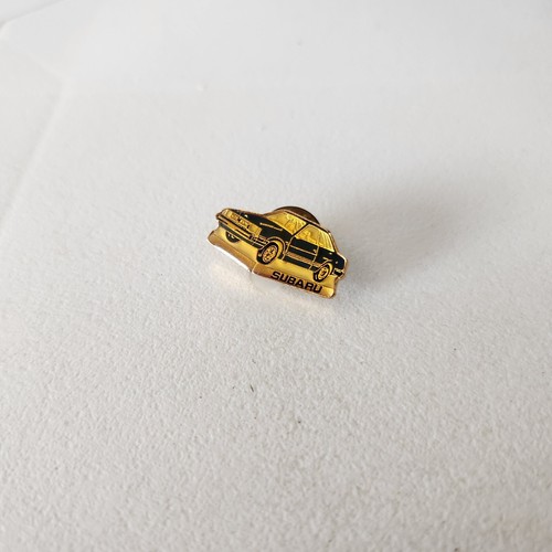 Spilla giacca cappello bavero auto Subaru Legacy vintage ~ - Foto 2 di 6