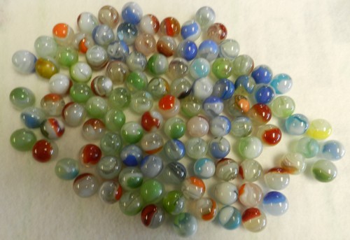 #18210m Vintage Group of 100 Vitro Agate Marbles .59 to .64 Inches - Picture 8 of 12