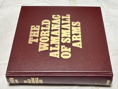 Masami Tokoi weapon book : THE WORLD ALMANAC OF SMALL ARMS - 第 1/6 張圖片