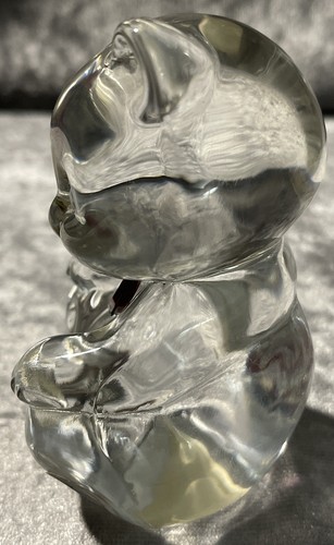 Vintage FENTON AMETHYST FEBRUARY BIRTHDAY BEAR Glass with ORIGINAL STICKER! - Picture 5 of 8