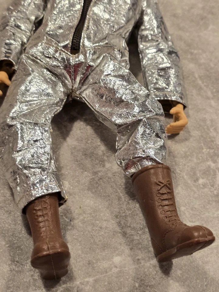 Figura de astronauta Hasbro GI JOE de colección 1964 traje espacial botas debajo de la ropa LEER Foto 4 de 4