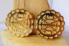 Vintage Mimi Di N Goldtone Asian Symbols Round Interlocking Belt Buckle 1975