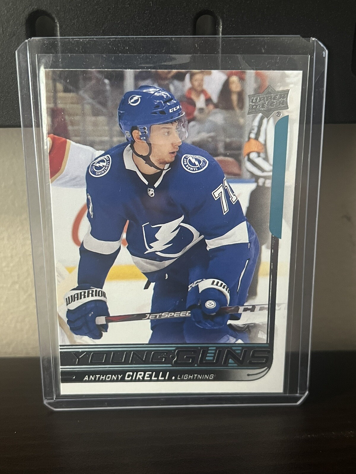 2018-19 Upper Deck Series 1 Anthony Cirelli Young Guns RC #219
