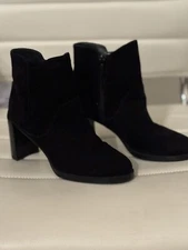 STUART WEITZMAN Black Suede Pointy Toe Block Heel Ankle Boot Size 5