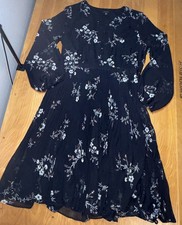 Ann Taylor Floral Pleated Black Dress Women’s Size 12 Buttons