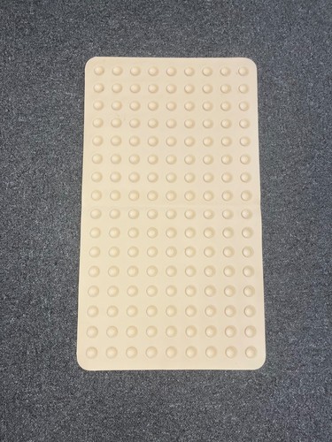 TRIXES Non-Slip Bath Mat - Cream Rubber Mat with Suction Pads for Bath or Shower - Picture 4 of 4