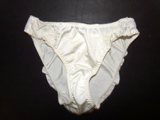 Vintage Vanity Fair Ivory Nylon Floral Lace School Girl Hi Cut Bikini Panties M6