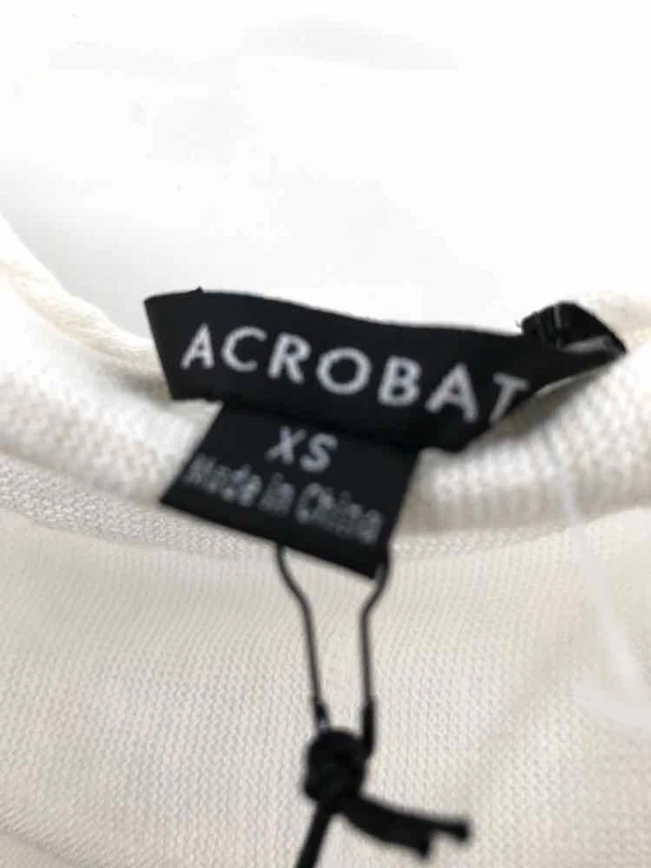 Suéter Cárdigan Acrobat Marfil Talla XS Usado Foto 3 de 3