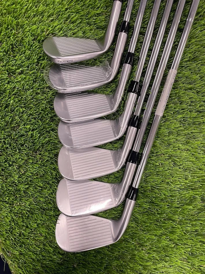 RH 2025 Titleist T-100 4-PW AMT White Stiff - Image 2 of 4