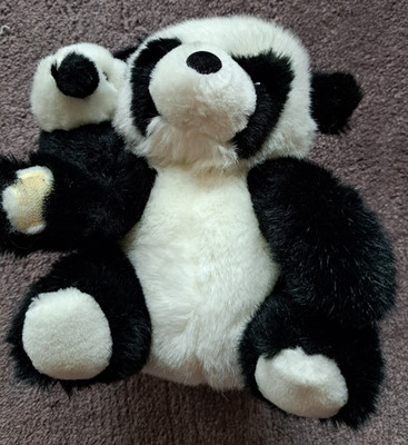 Pandabär mit Jungtier, Plüschtier sitzend, 22 cm, schwarz-weiß