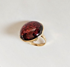 Anello in oro giallo 750 con ambra baltica rotonda del  diametro di 27,40 mm