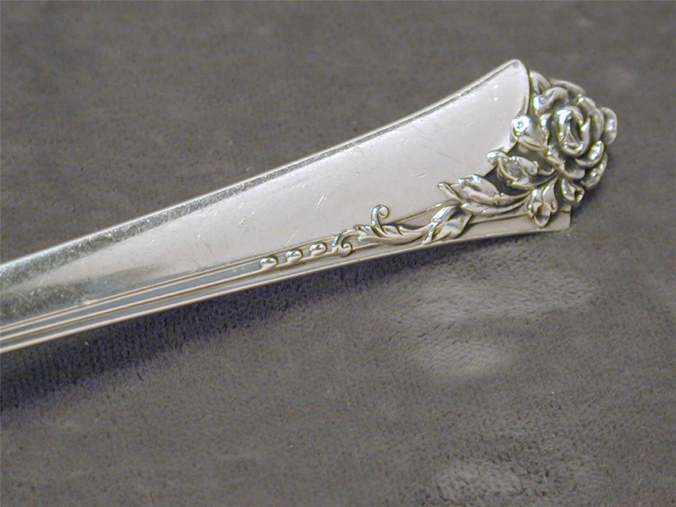 Tenedor de ensalada Oneida Damasco Rosa Esterlina 6 1/2” ~ Diente Ranura ~ 1946 Plata 925 Sólida Foto 2 de 4