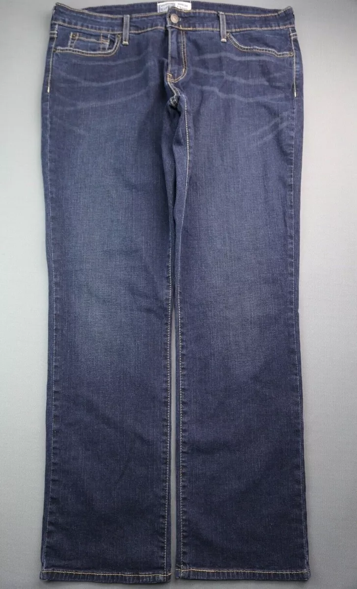 Levi's modern store straight