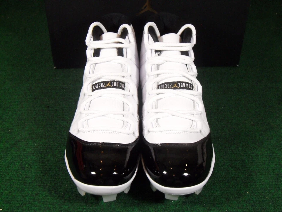 Литые бейсбольные бутсы Nike Jordan ретро 11 MCS Gratitude черно-белые футбольные - Изображение 2 из 4