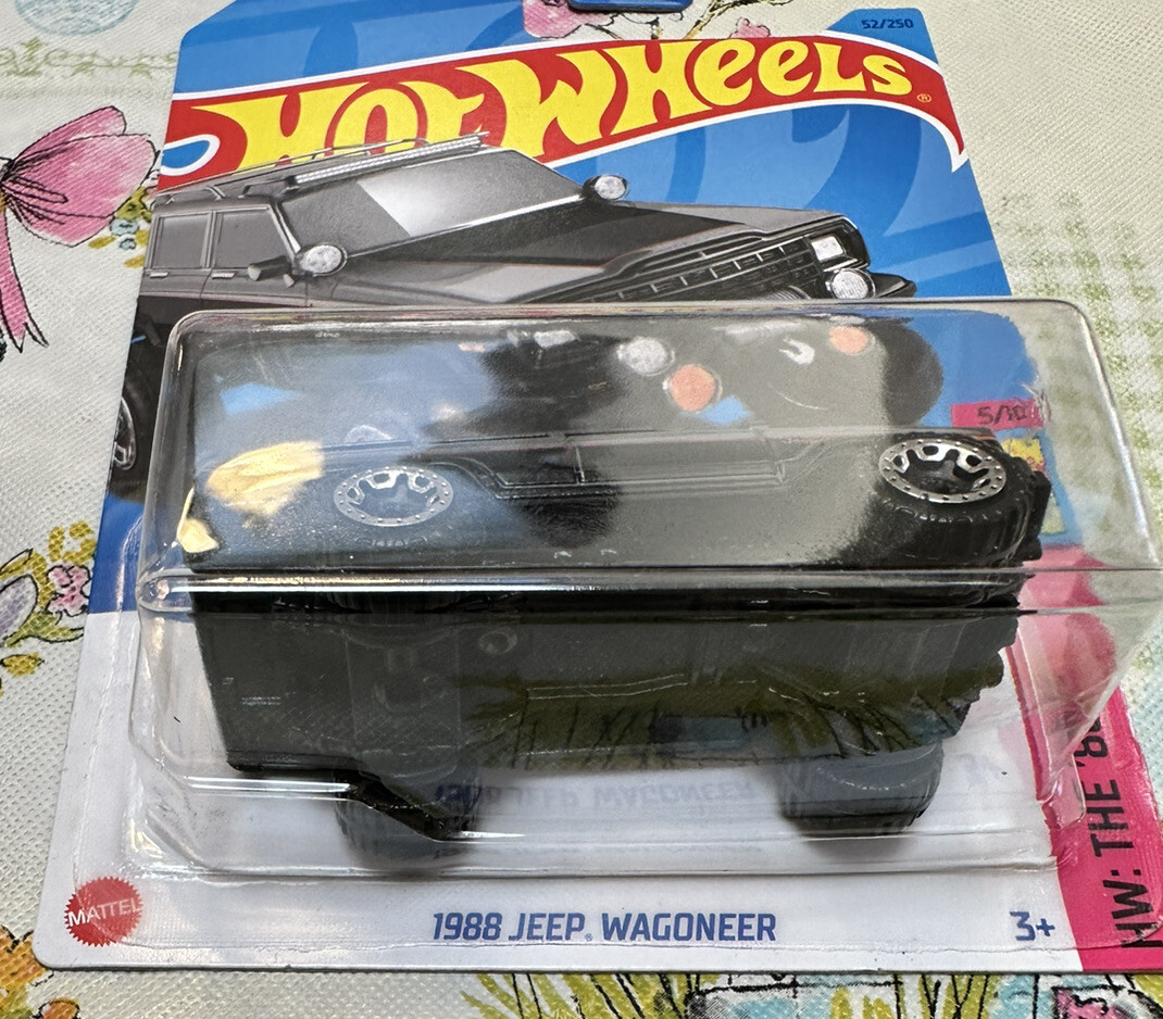 Hot Wheels 2023 #52 – Jeep Wagoneer 1988 Colore Grigio – Modellino 1:64 - Foto 5