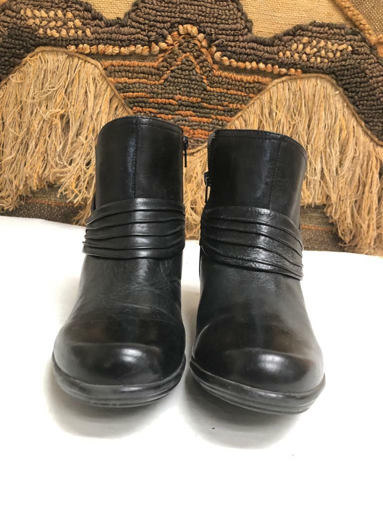 CLARKS Black Leather Zip Ankle Boots Womens Size 9.5 M Style