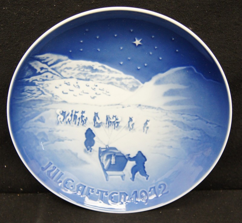 BING & GRONDAHL B&G 1972 Annual Plate 7.25" Christmas In Greenland