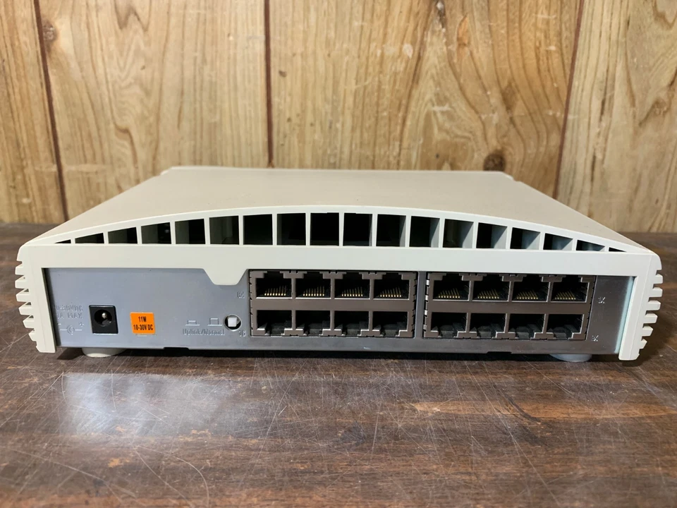 3com OfficeConnect Dual Speed Switch 16 Ports Desktop Series 3C16792A - Image 2 of 2