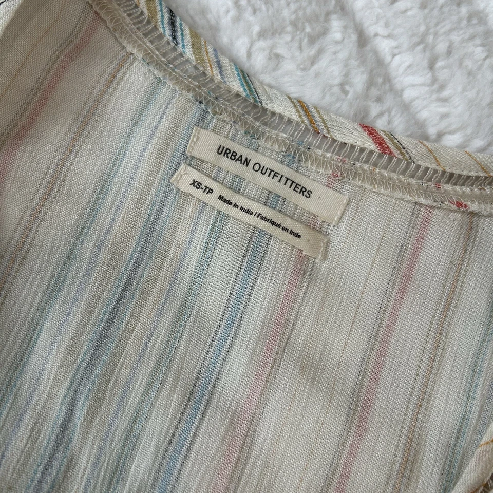 Pantalones cortos para mujer Urban Outfitters mameluco kimono manga corta talla XS sobrepelliz Foto 2 de 4