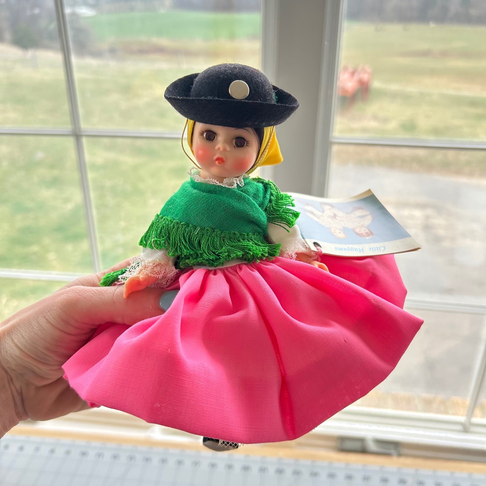 Madame Alexander Portugal Doll 585 International Collection Pink Green Box 8