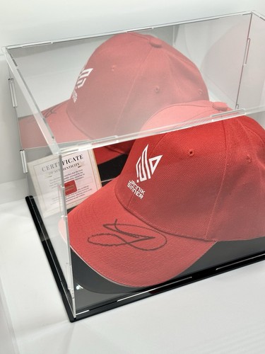JANNIK SINNER TENNIS CAP HAND SIGNED ROLAND GENUINE CERTIFICATE SHOWCASE + COA - Imagen 2 de 5
