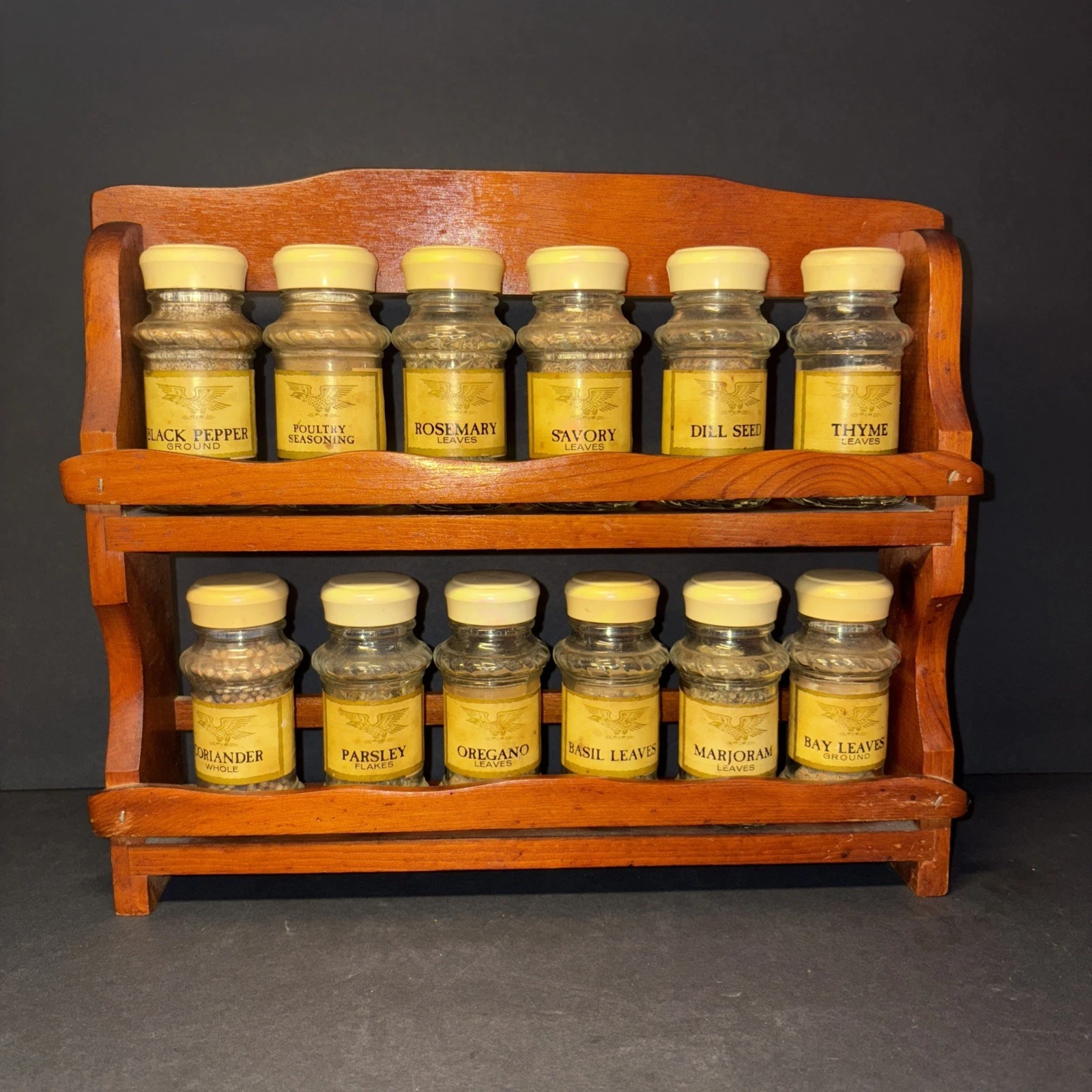 Vtg Wooden Kitchen Spice Rack W/ 12 Labeled Glass Spice Jars W/ Original Spices