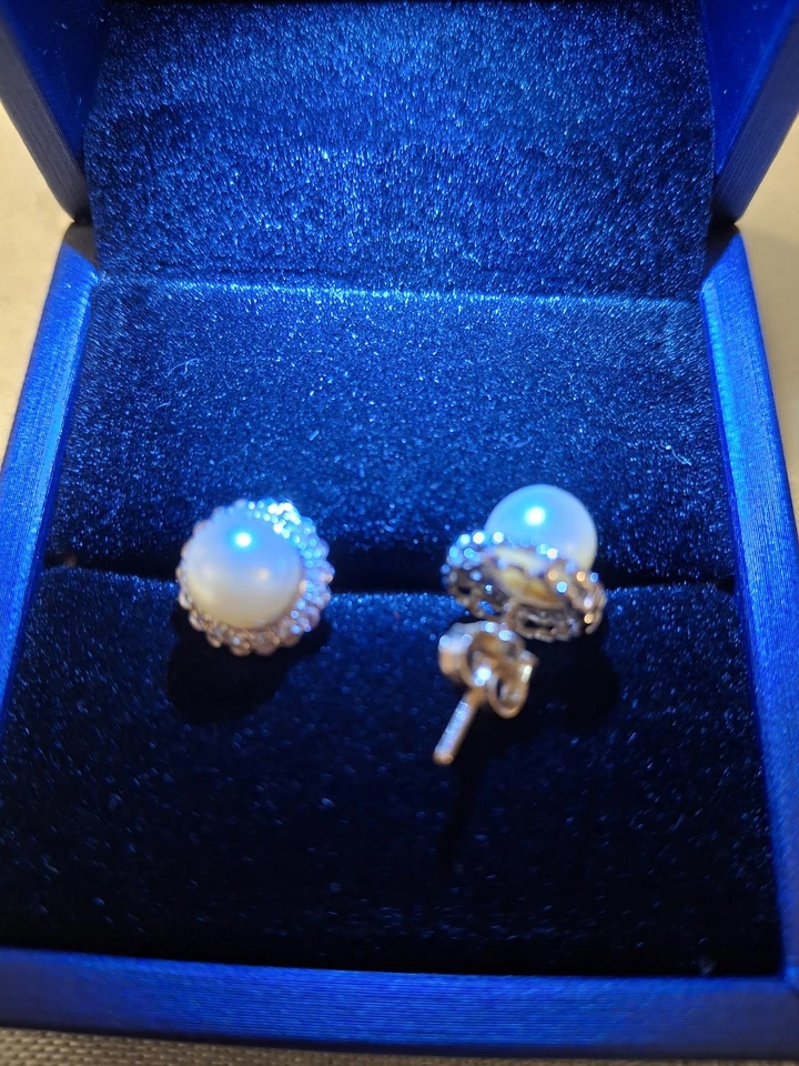 Beautiful Diamonds & Natural Pearl Earrings, 14k Gold - Image 3 of 3