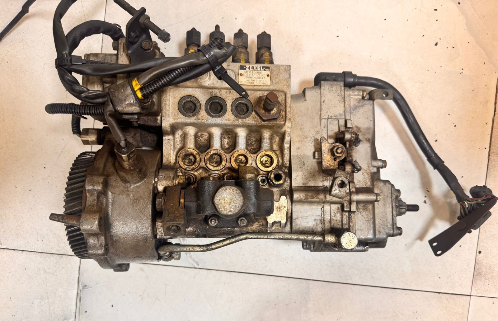 Mitsubishi ME015066 Diesel Injection Pump Zexel 107492-2162 107049-3110 ...