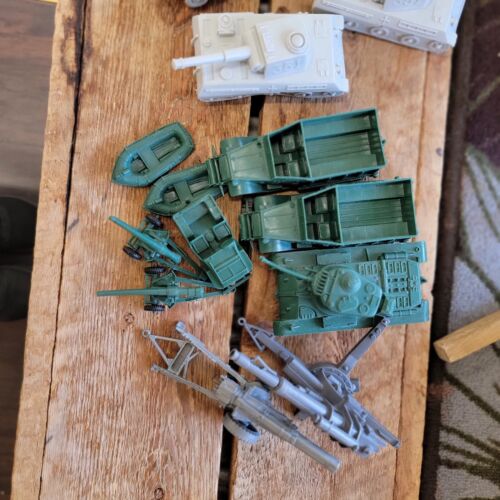 1973 Rhine River Battleground Playset #4198 ΜΟ - Picture 5 of 14