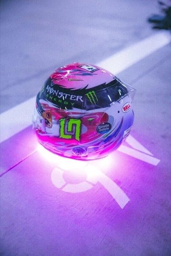 Minicasco Fórmula 1 Lando Norris 2024 Japón 1:2 con rasgaduras 😎 - Imagen 9 de 11
