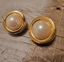 VINTAGE MARVELLA GOLD AND PEARL LARGE ROUND CLIP-ON EARRINGS - STUNNING! Rare