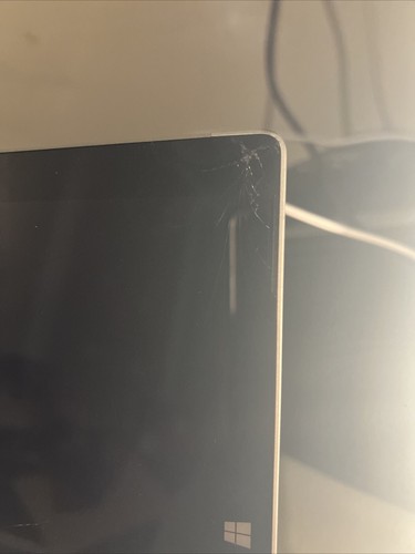 Microsoft Surface Pro 3 4gb RAM 128GB 1631 With Keyboard read description - Picture 2 of 5