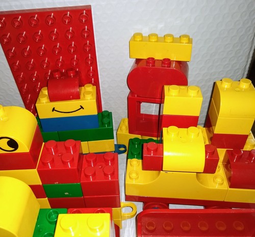 Lot of 86 Lego DUPLOS Building Blocks Red Yellow Blue Green A Few Tyco Mixed In - Picture 5 of 8