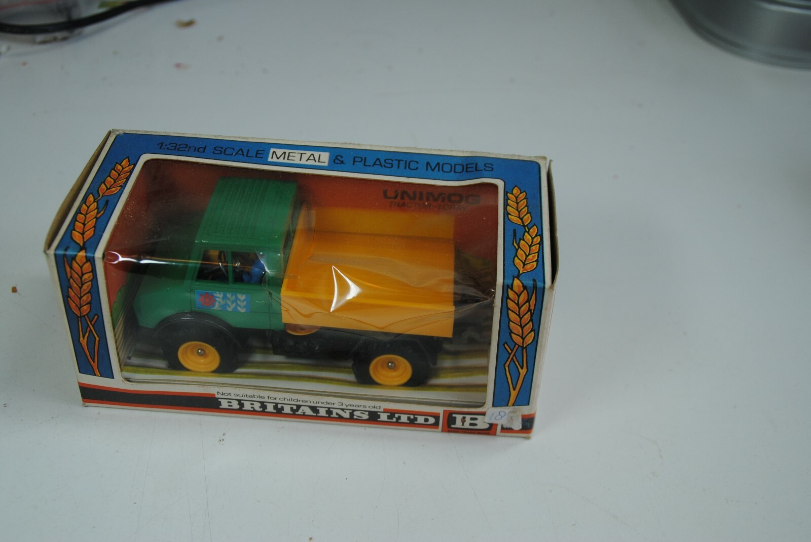 Britains Farm Models 9569 Unimog Tractor-Lorry - new in box Britains Farm Models 9569 Unimog Tractor-Lorry - new in box