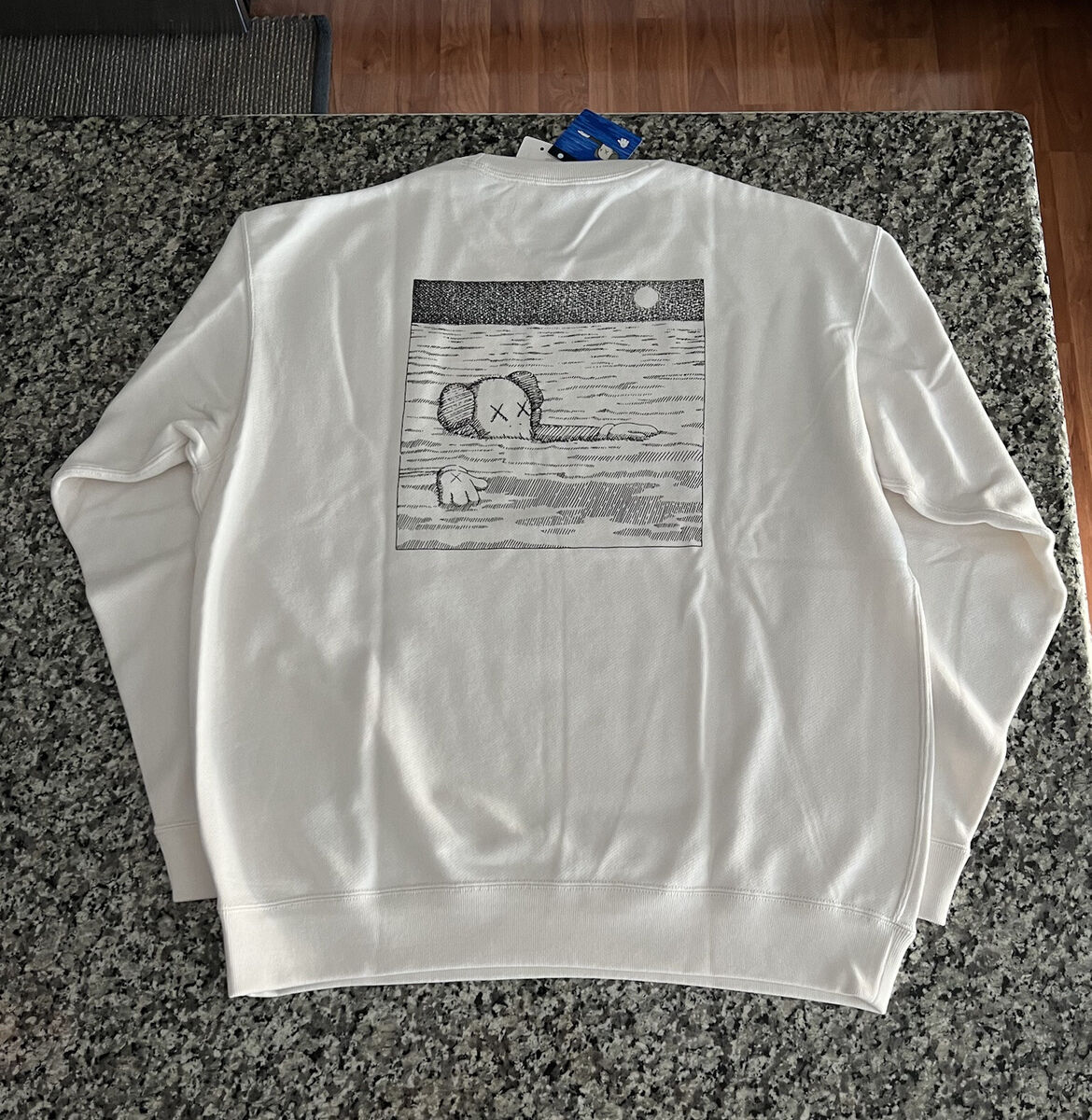 Kaws Uniqlo Off White Sweater Mens Large Companion Cotton UT Kaws Uniqlo Off White Sweater Mens Large Companion Cotton UT