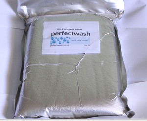 Mixed-Bed-Resin-for-Window-Cleaning-amp-Car-Washing