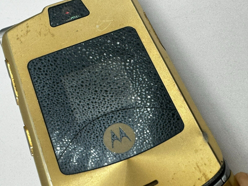 Phone Motorola RAZR Gold Dolce & Gabbana Mobile Phone Second Hand And Limited - Zdjęcie 4 z 10