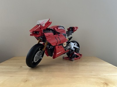 LEGO 42107 Technic Ducati Panigale V4 R - 99% Complete