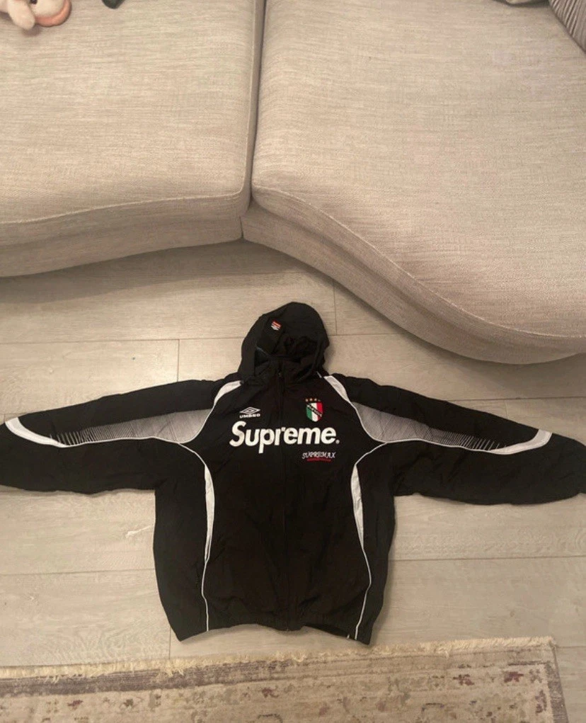 Veste de survêtement homme Supreme x Umbro. Neuf