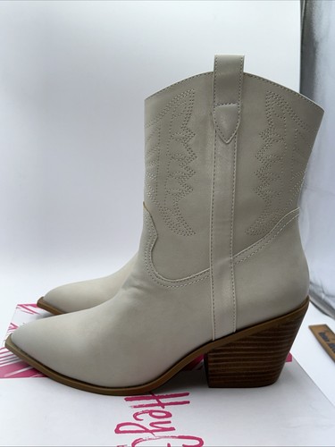 Hey Girl by Corkys Rowdy Short Western Boots Winter White Size 11 Womens - Picture 4 of 9