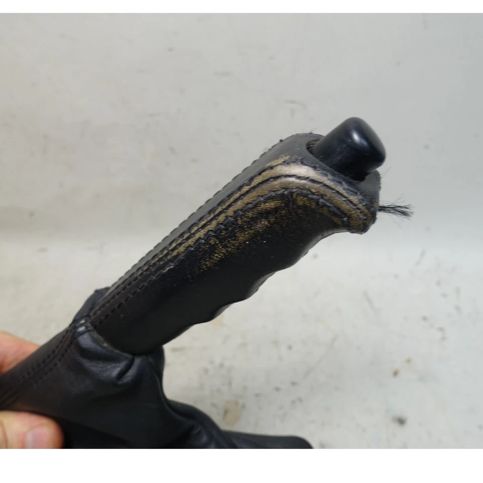 Mango de palanca de freno de mano de emergencia BMW E36 serie 3 cuero negro 1992-1999 OEM Foto 2 de 4