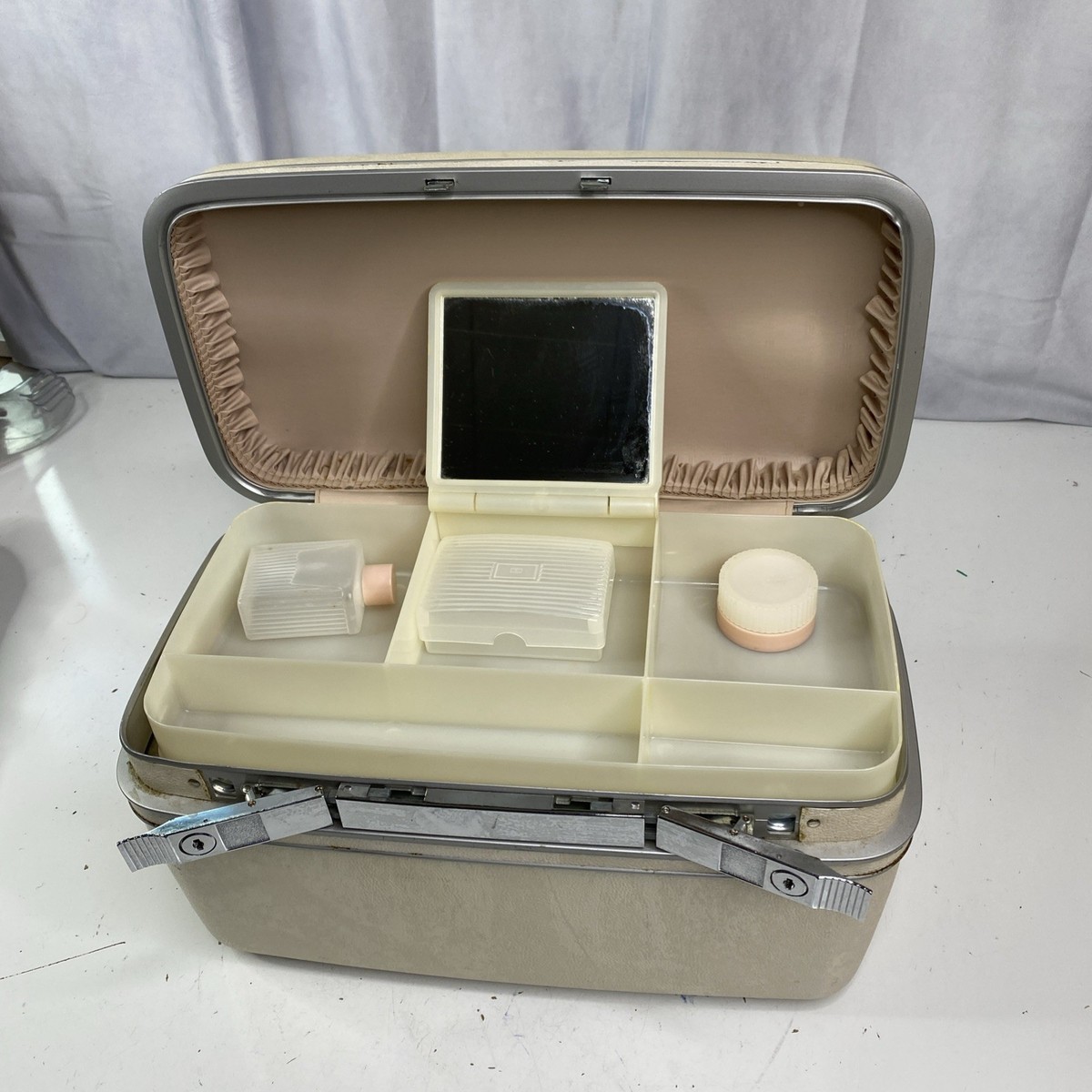 Vintage Samsonite Silhouette Train Cosmetics Makeup Case