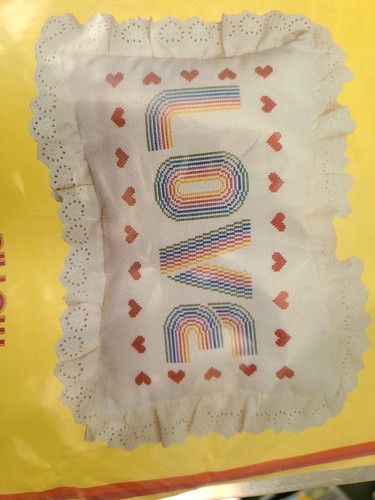 ibex pillow crosstitch kit Love Hearts Rainbow Vintage 1981 New NOS b5 - Picture 2 of 4