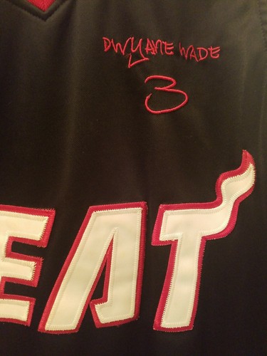 DWAYNE WADE MIAMI HEAT AUTHENTIC MAJESTIC NBA SEWN STITCHED JERSEY ADULT 56 RARE - Picture 3 of 4
