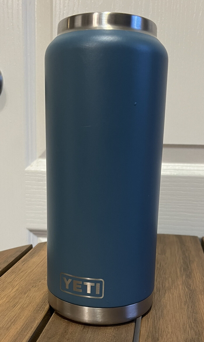 YETI Rambler NAVY Blue 36 oz bottle with chug cap New With