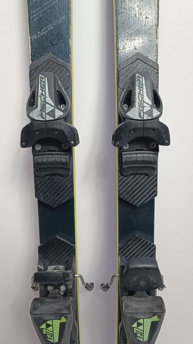 Fischer RC4 GS WC 140 cm Ski + Fischer 7.5 Bindings Winter Fischer RC4 GS WC 140 cm Ski + Fischer 7.5 Bindings Winter