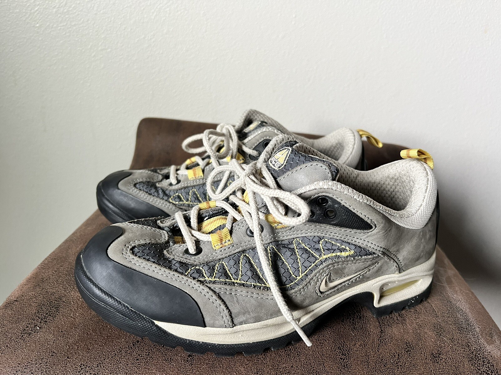 Vintage 1999 Y2K Nike ACG Women’s Hiking Shoes Trail Rare EUC! 8 Gray image 5