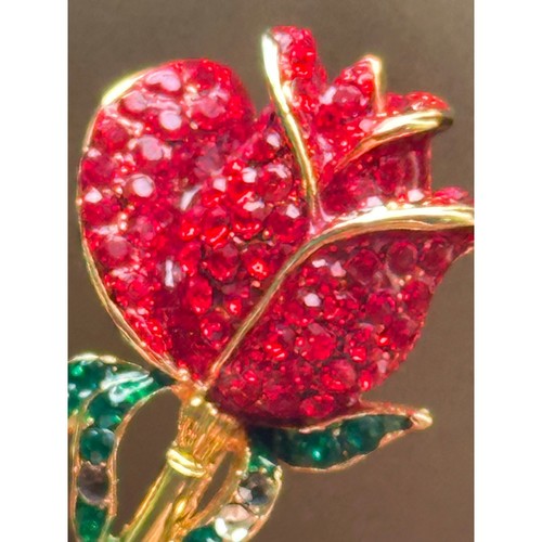 Vintage Sarah Coventry Red Rose Brooch Pin Gold Tone Rhinestone Flower Signed - Picture 2 of 6