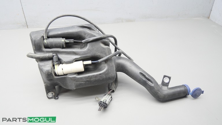 2003-2008 Maserati Quattroporte M139 Headlight Windshield Washer Bottle Tank OEM