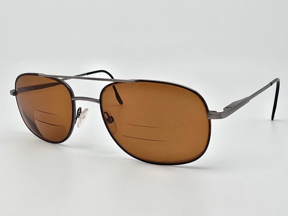 Marco de gafas de aviador de peltre Kirkland Signature Arturo 656822 con estuche 58 mm Foto 3 de 4